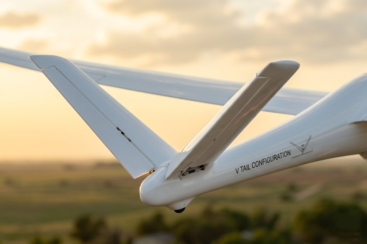 V-Tail configuration with two angled stabilizer surfaces